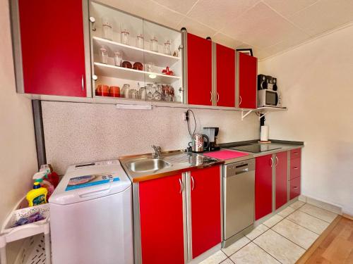Dapur atau dapur kecil di Kuća BORNA