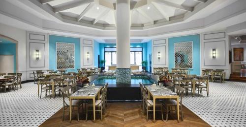 Ресторан / где поесть в Paradox Singapore Merchant Court at Clarke Quay