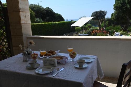 Foto dalla galleria di B&B Villa Dongiovanni a Pulsano
