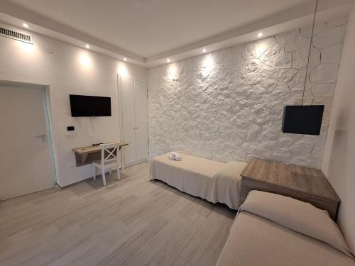 Gallery image of Le Roccette Mare Beach Hotel & Restaurant in Tropea