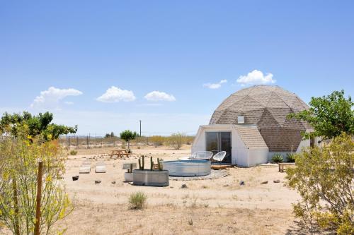 Imagen de la galería de Abracadabra Dome - Come Experience the UNIQUE and Cozy! home, en Landers