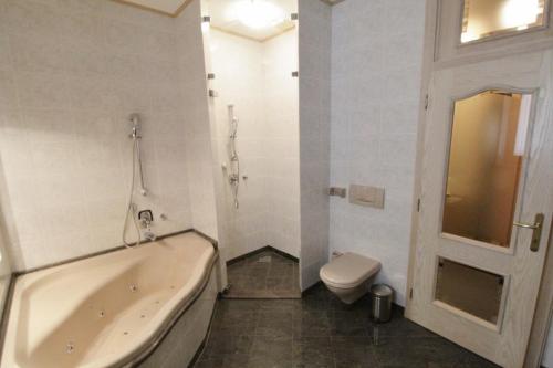 Ένα μπάνιο στο Villa Danica