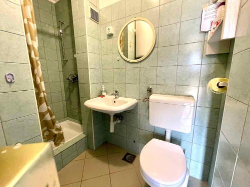 Koupelna v ubytování Apartments in Jadranovo 41862