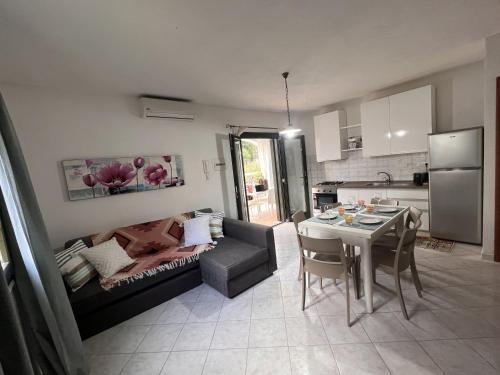 Imagen de la galería de Appartamento 4 - Complesso Residenziale Terme di Casteldoria, en Santa María