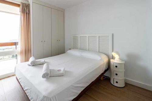 Postel nebo postele na pokoji v ubytování Urcatusa Migjorn 42 Apto 3 Dorm con piscina
