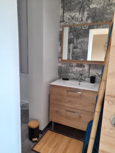 Ένα μπάνιο στο Appartement refait à neuf