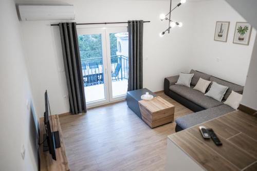 Holiday Home Vrkic with Hot Tub