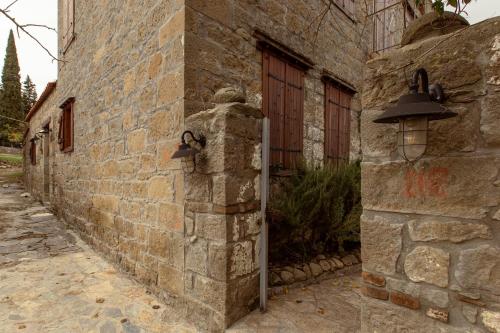 Φωτογραφία από το άλμπουμ του Mavras Tas Odalar σε Kucukkuyu