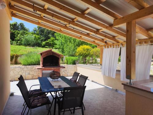 Afbeelding uit fotogalerij van Apartmani "Sandro" Gonar in Rab