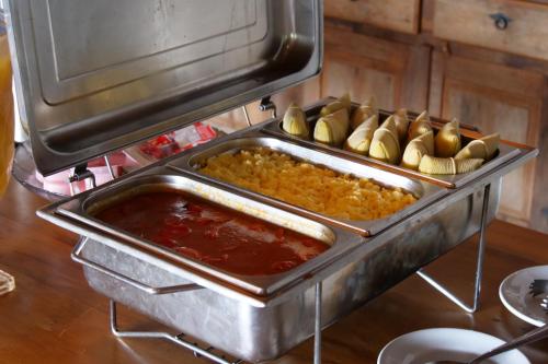 Makanan di atau berdekatan inn ini