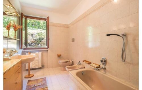 Ванная комната в sunny villa apartment