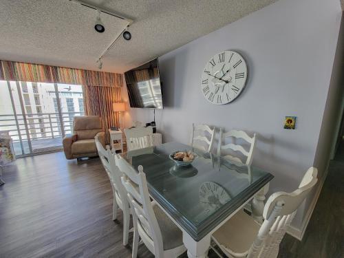 Posezení v ubytování 1508 North Hampton Kingston Plantation condo