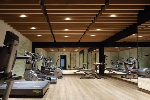 The fitness centre and/or fitness facilities at VERSOVERDE HOTEL Alzaia Naviglio Grande