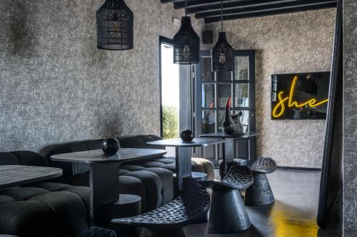 Χώρος καθιστικού στο She Mykonos Boutique Hotel