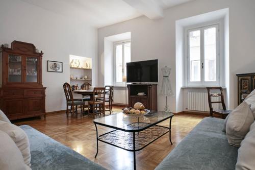 Trevi Fountain Apartment