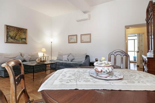 Trevi Fountain Apartment