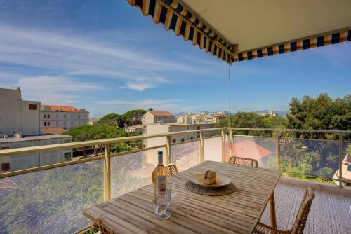 Cannes Californie Beautiful Apt with Sea View