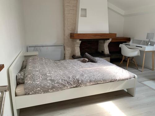 studio 21m2 équipé et meublé centre ville Massy