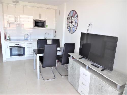 Lovely apartment with sea view and free WIFI, center of Las Americas Playa Honda