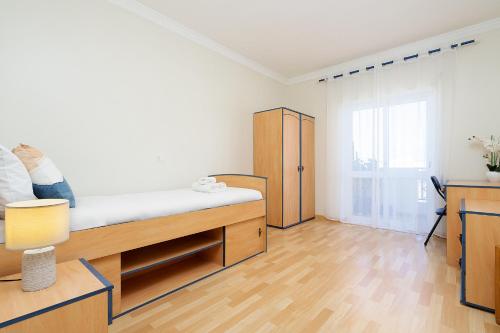 Comfy 4BDR Apartment in Portimão by LovelyStay