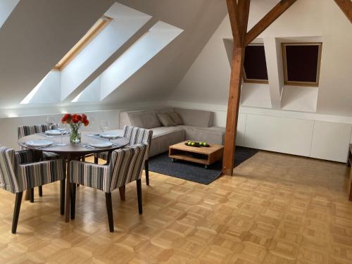 Výnimočný apartmán v staromestskej vile s výhľadom na hrad
