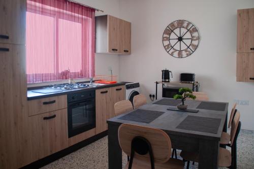 Central Two Bedroom Apartment in Bugibba