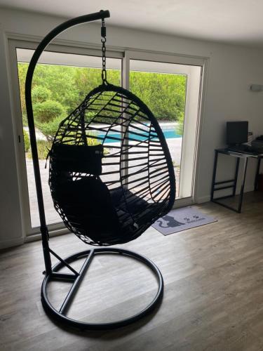 Photo de la galerie de l'établissement Chambre privée avec piscine proche des 24 heures, à Saint-Gervais en-Belin