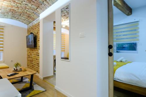 Μια τηλεόραση ή/και κέντρο ψυχαγωγίας στο All seasons apartments Sarajevo with free parking