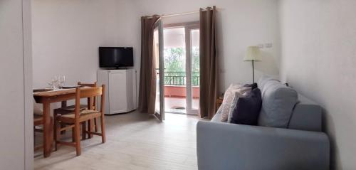 TV a/nebo společenská místnost v ubytování Patio House