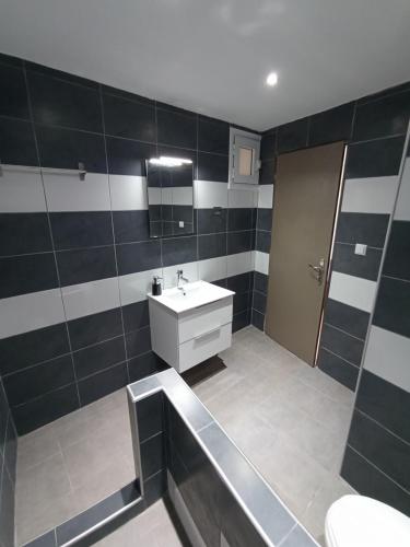 Afbeelding uit fotogalerij van Mermaid Apartment in Skala Marion