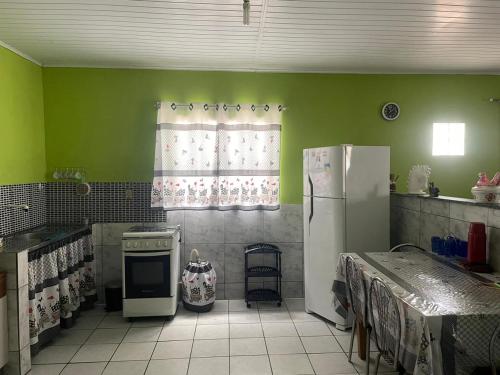 Kuchyň nebo kuchyňský kout v ubytování Casa - Prado - Bahia