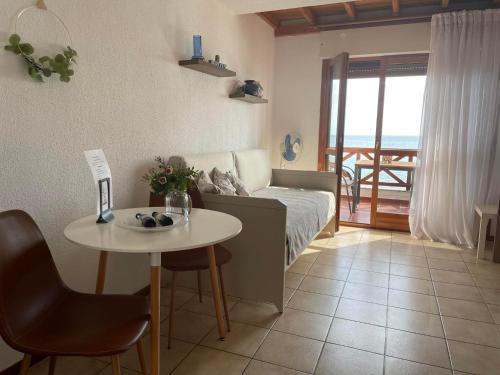 Posezení v ubytování Seafront Family Apartment Ellie
