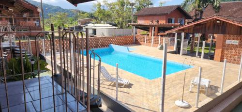 Apartamento super mobilhado com piscina e churrasqueira