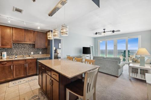 Фотография из галереи Laketown Wharf #1509 by Nautical Properties в Панама-Сити-Бич