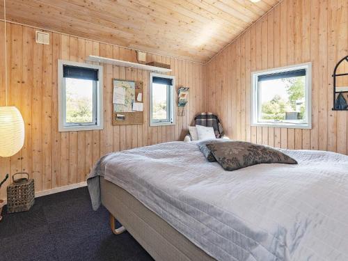 Postel nebo postele na pokoji v ubytování Holiday home Vinderup XXVIII