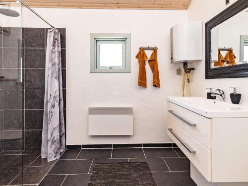 Koupelna v ubytování Holiday home Vinderup XXVIII