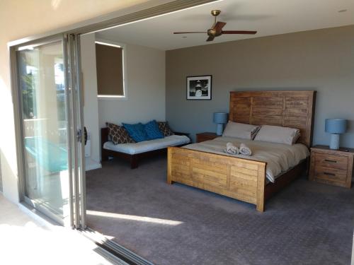 Χώρος καθιστικού στο Willow Bay Lodge