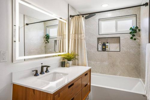 Koupelna v ubytování Backyard Pool Oasis @ the Tulum House