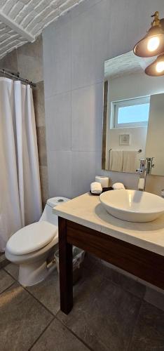 Un baño de Plaza Chapala Hotel