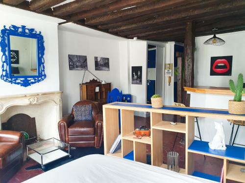 Гостиная зона в EXIGEHOME-Grand studio en centre ville - 300 m du RER A