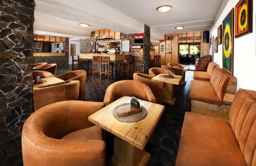 Lounge alebo bar v ubytovaní Hotel Liptov