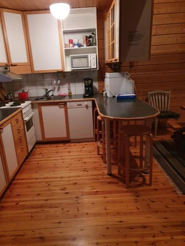 Dapur atau dapur kecil di Emolahti Camping