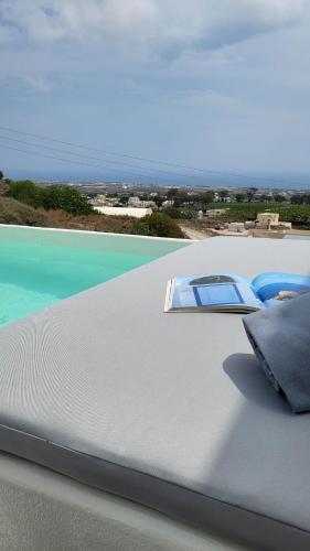 Piscine de l'établissement Maeva Suites Santorini ou située à proximité
