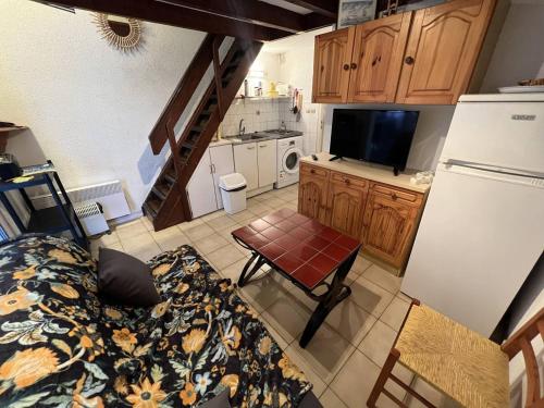 Photo de la galerie de l'établissement Villa T2 Cabine Mezzanine 5 pers. avec Clim, Terrasse et Proche Plage - Port Leucate - FR-1-81-101, à Port-Leucate