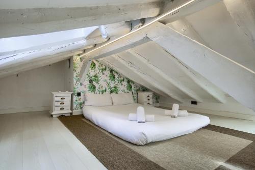 Sol Attic – in the Center of Madrid