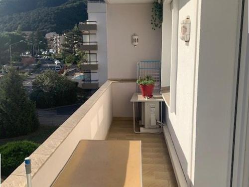 Charmant F3 climatisé avec balcon ensoleillé, proche centre et Thermes - Amélie-les-Bains - FR-1-703-80