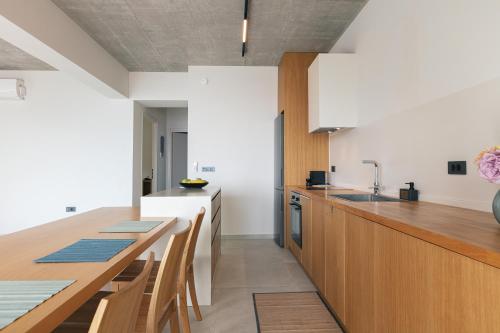 Η κουζίνα ή μικρή κουζίνα στο Krystallon Villas