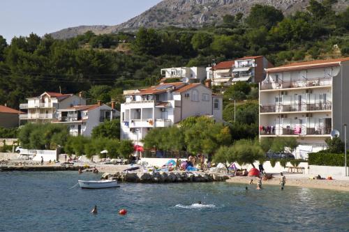 Apartment Vesna near beach with the balcony