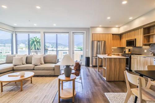 Modern - Los Angeles Apt - 2bedrooms - 2 bathrooms