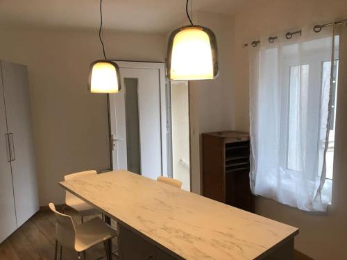 Photo de la galerie de l'établissement Appartement centre village Rochefort du Gard, à Rochefort-du-Gard